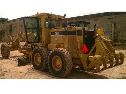 Niveleuse Caterpillar 140H